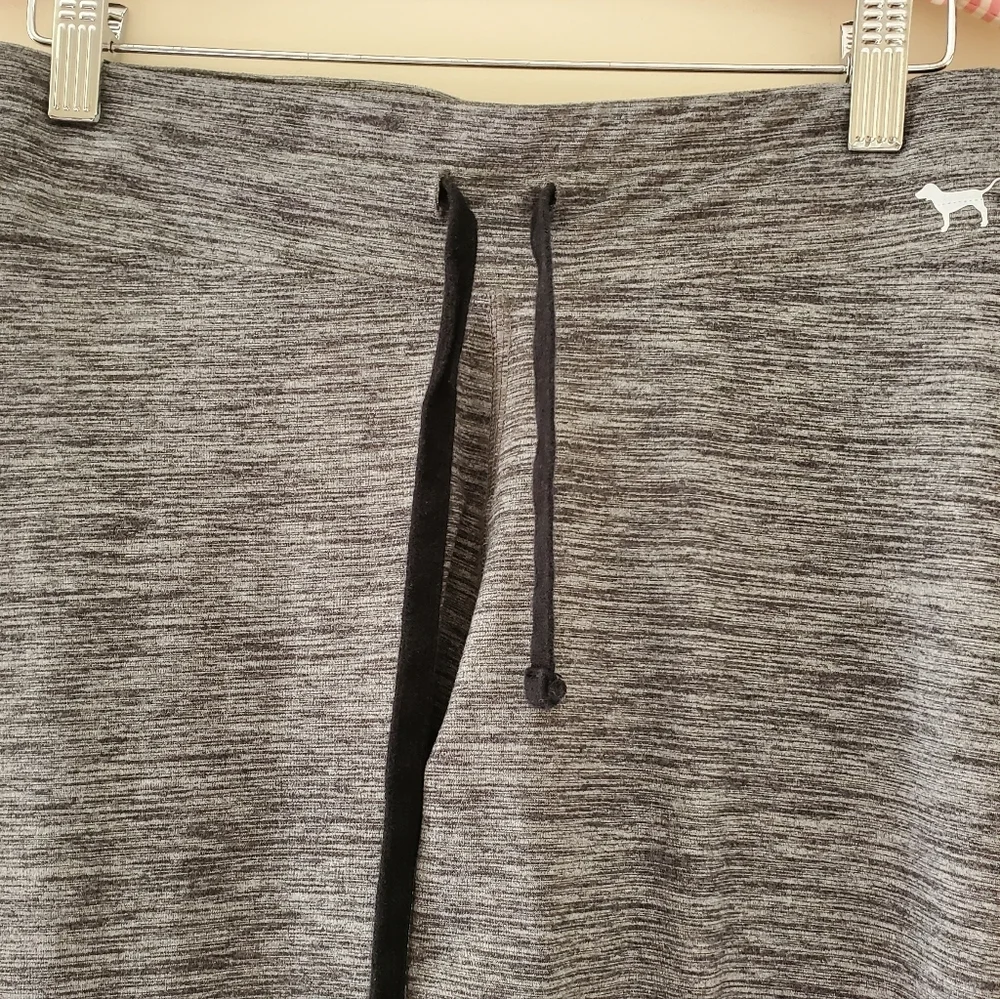 PINK Victoria's Secret Gray Leggings - Picture 3 of 8